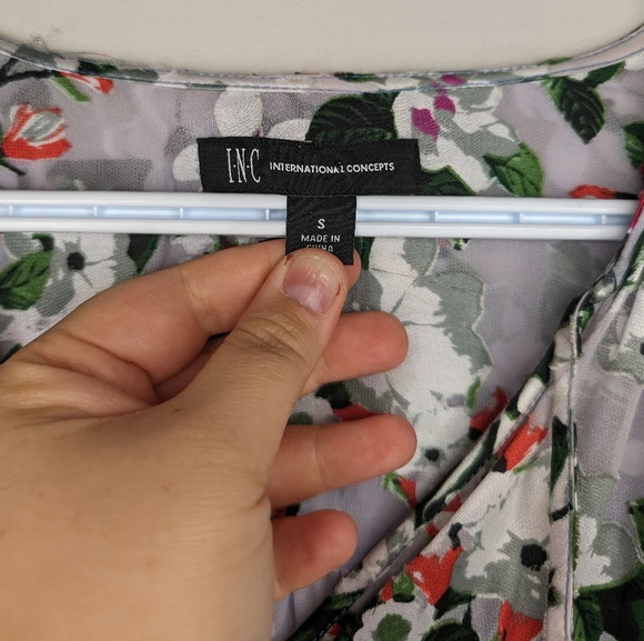 INC International Concepts Tie V  Neck Grey Floral Textured Blouse Women Small - Picture 5 of 11